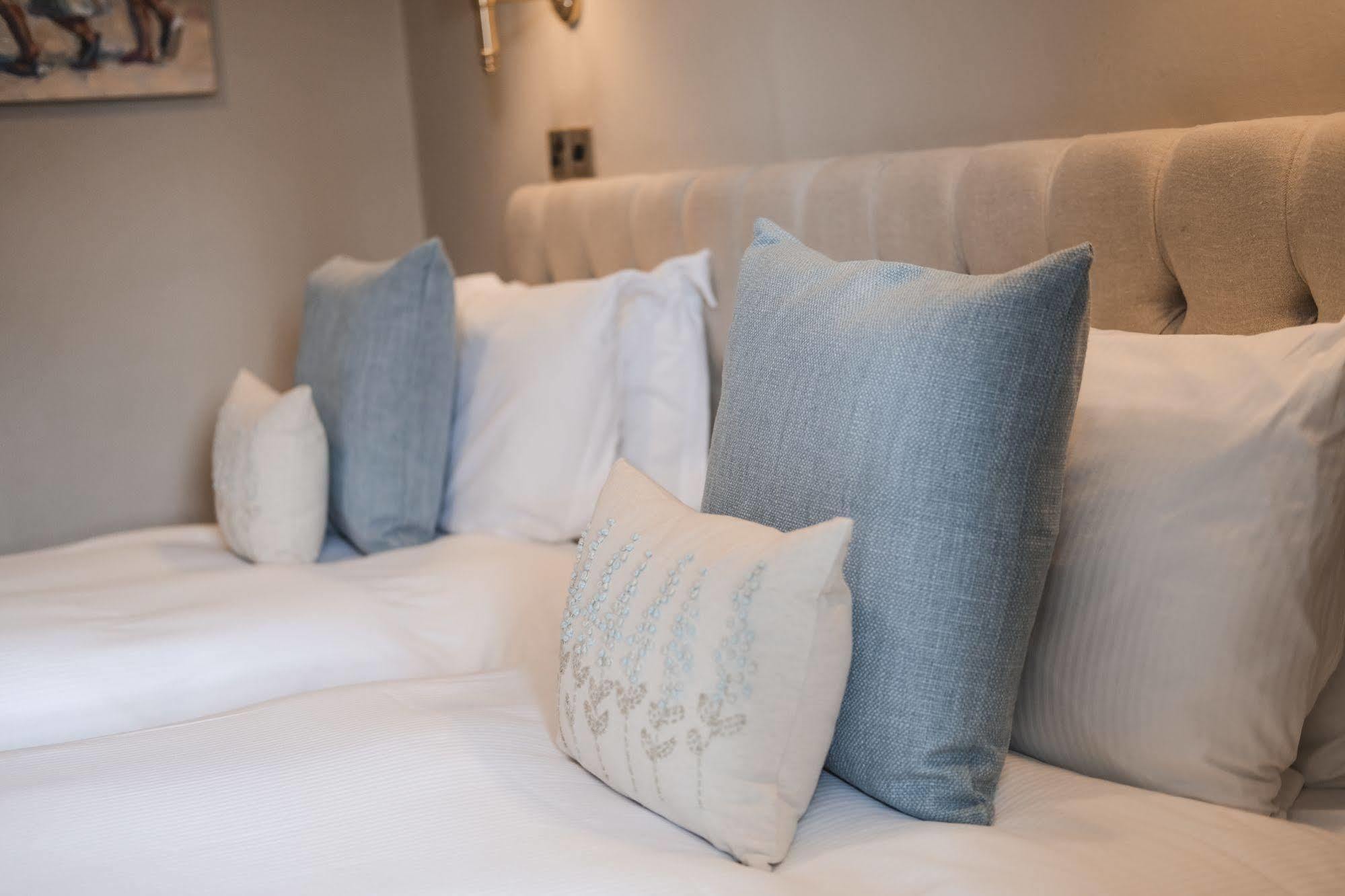 Swan Hotel Ерандел Екстер'єр фото